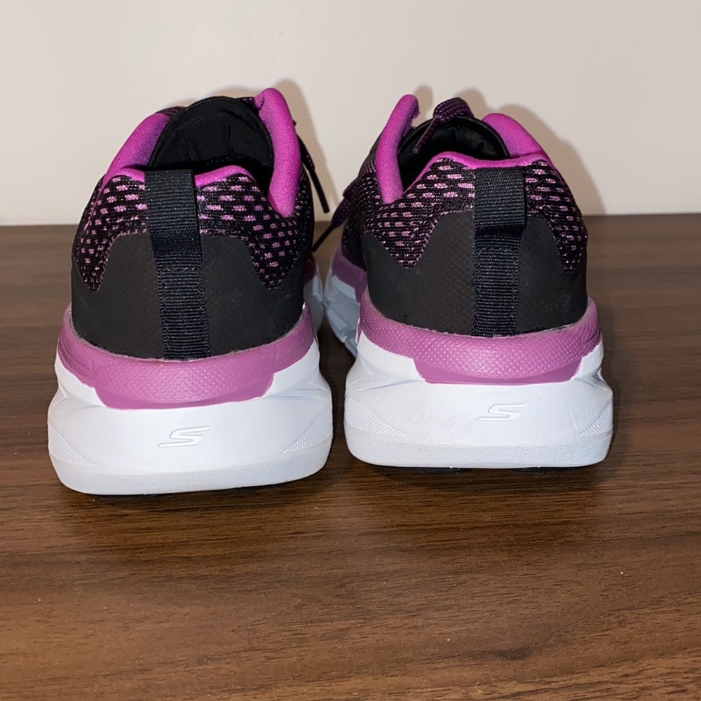 New Women's Skechers Goga Mat Running Purple Shoes - Picture 3 of 7